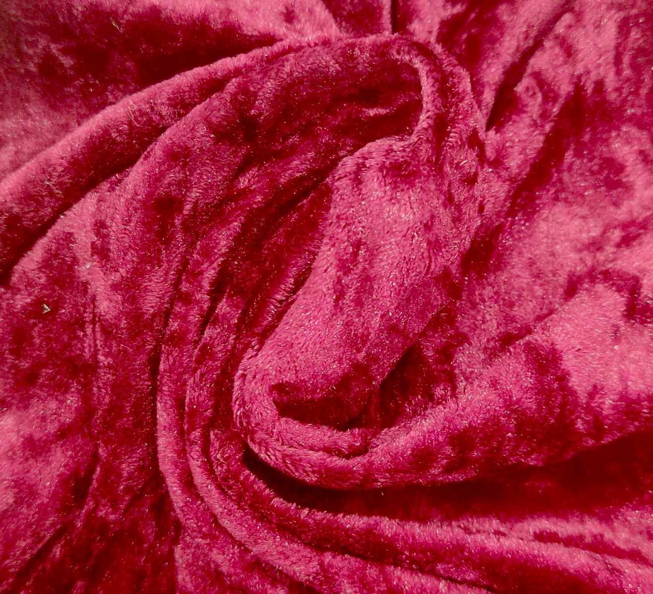 wine_4.jpg 60 x 126" Wine Crushed Velvet Tablecloth - Image 1